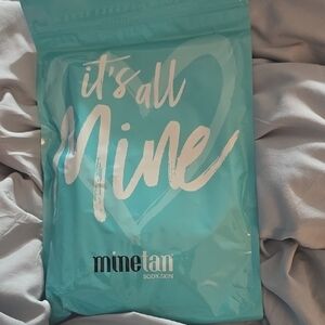NEW Minetan It's All Mine Bag - Rose infused Facial Tan Mist with Bronze On Mitt